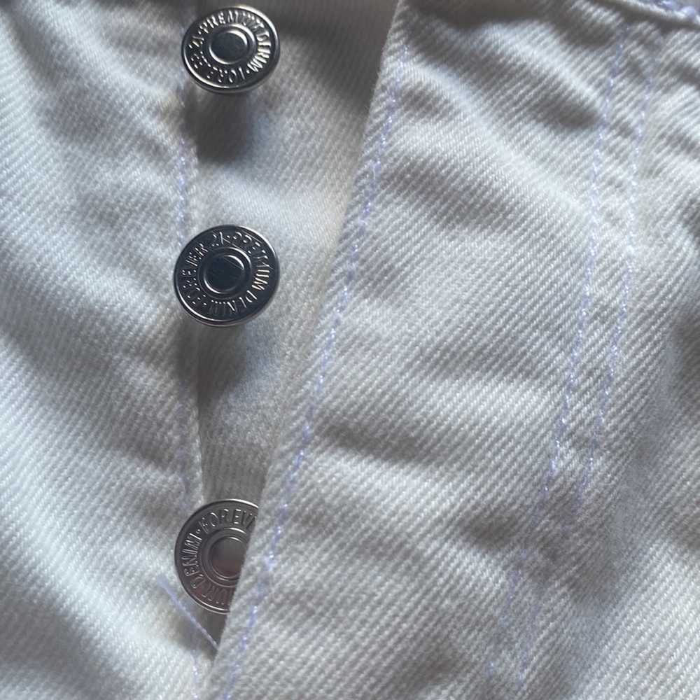 Mid Rise Concert Shorts - Picture 2 of 4